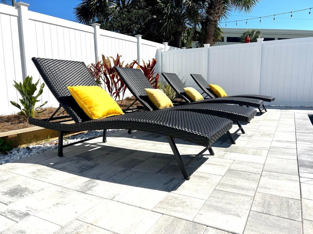 Holiday home Brand New, Steps To Beach, Gulf Views, Heated Pool *