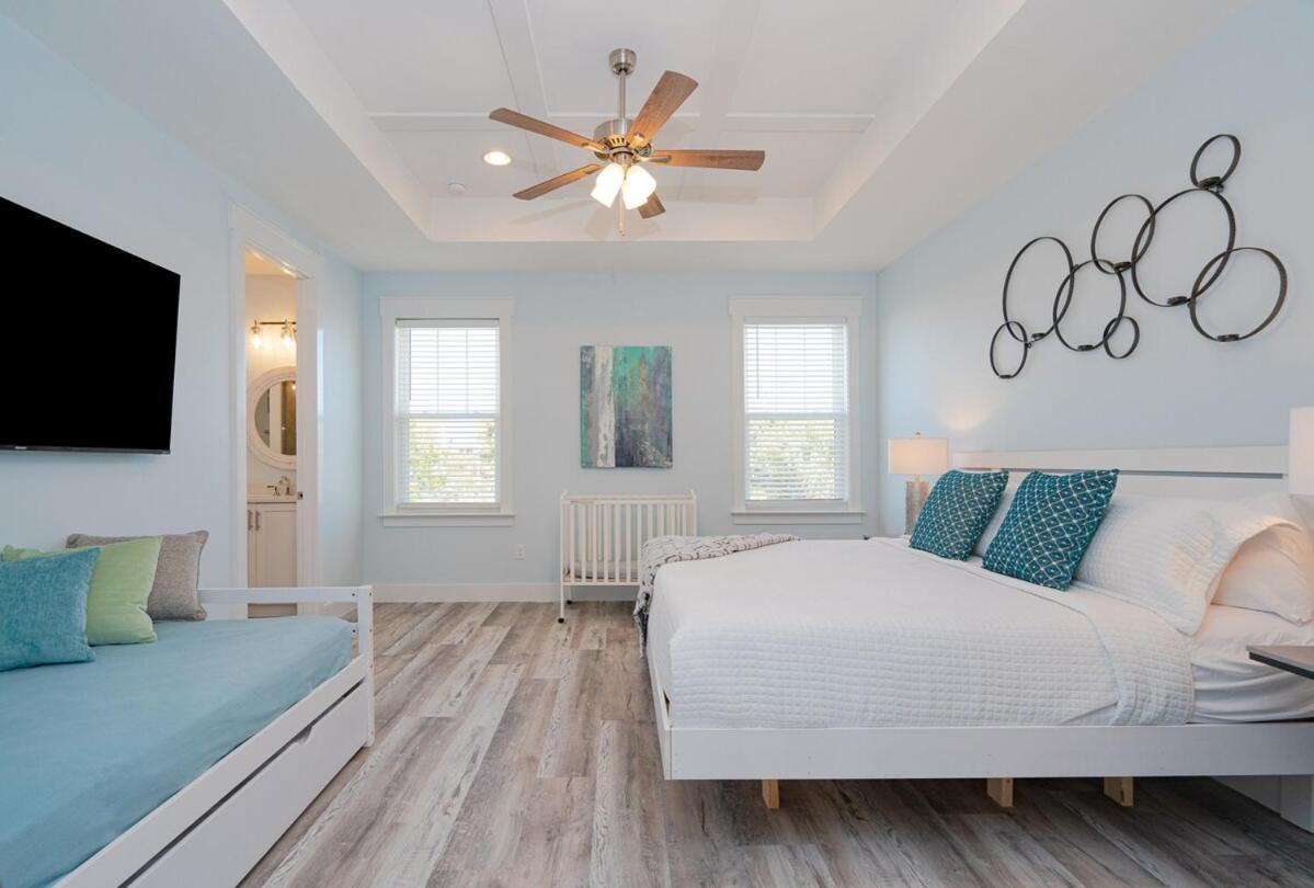 Holiday home Brand New, Steps To Beach, Gulf Views, Heated Pool Panama City Beach