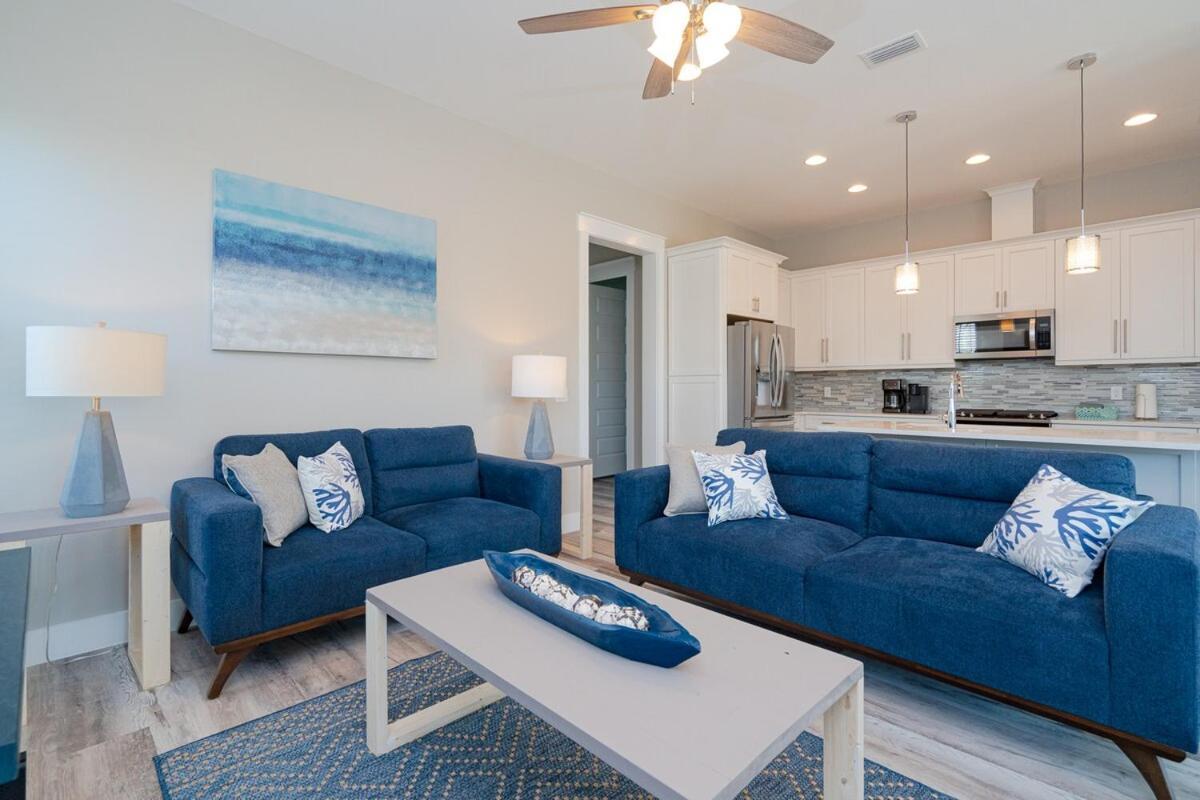 Holiday home Brand New, Steps To Beach, Gulf Views, Heated Pool *